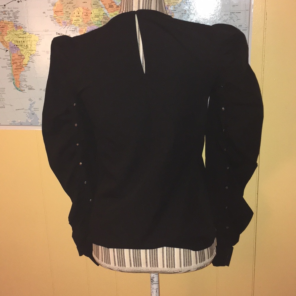♠️NEW! H&M Unique Studded Blouse♠️ - Picture 4 of 6